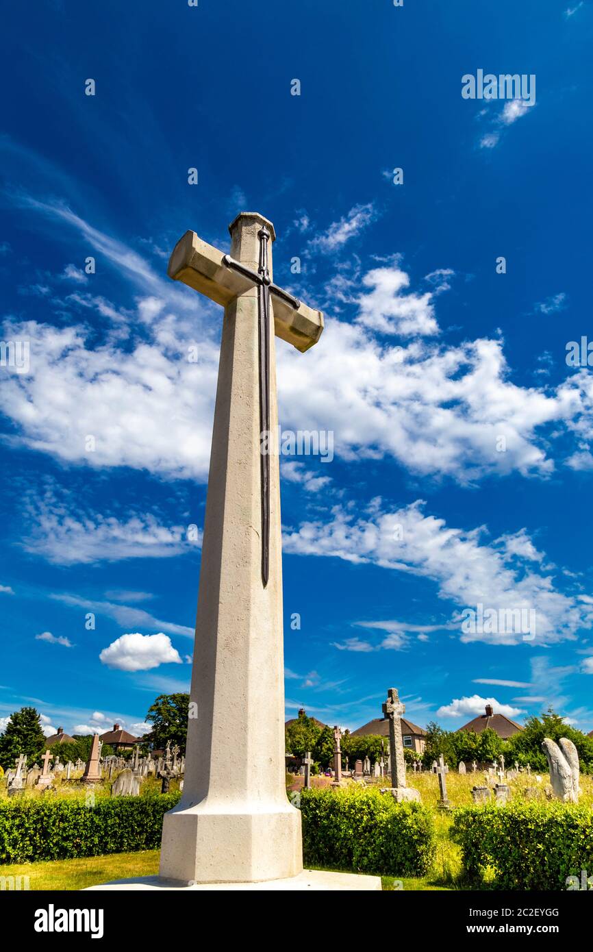 Croce commemorativa degli eroi, luogo di sepoltura di molte vittime della prima guerra mondiale, Greenwich Cemetery, Londra, Regno Unito Foto Stock