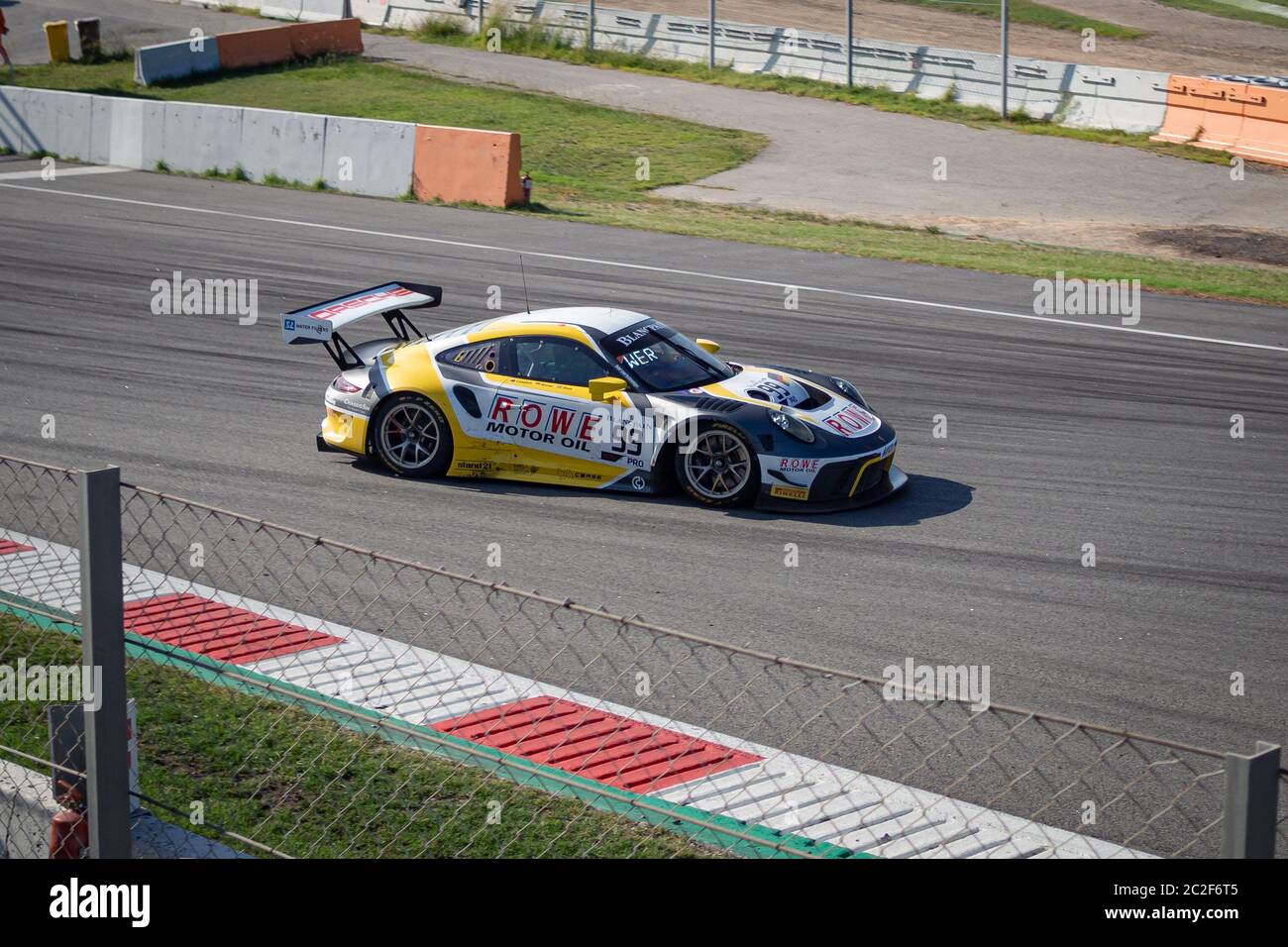 MONTMELLO, SPAGNA-9 SETTEMBRE 2019: Porsche 911 GT3 R Blancpain GT Racing (ROWE Racing) Foto Stock