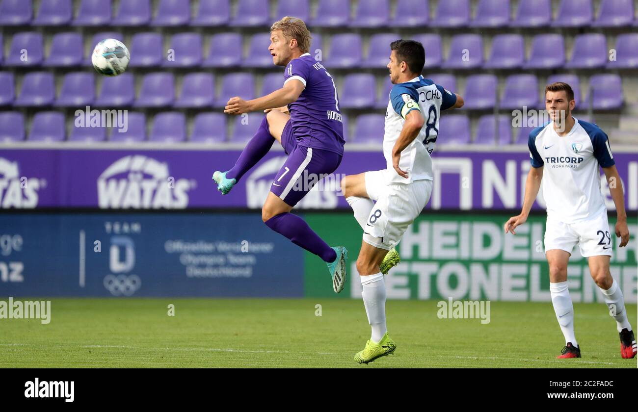 Duels, Jan Hochscheidt, Versus, Anthony Losilla Sport: Calcio: 2.Bundesliga: Stagione 19/20: .17.06.2020 32nd matchday: FC Erzgebirge Aue - VFL Bochum 2.Bundesliga, 32.matchday, FC Erzgebirge Aue - VFL Bochum , | usage worldwide Foto Stock