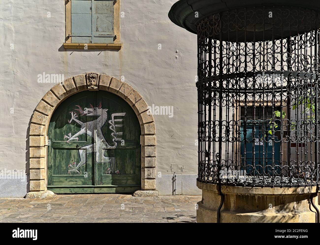 Porta nel Landhaushof di Graz con bene Foto Stock