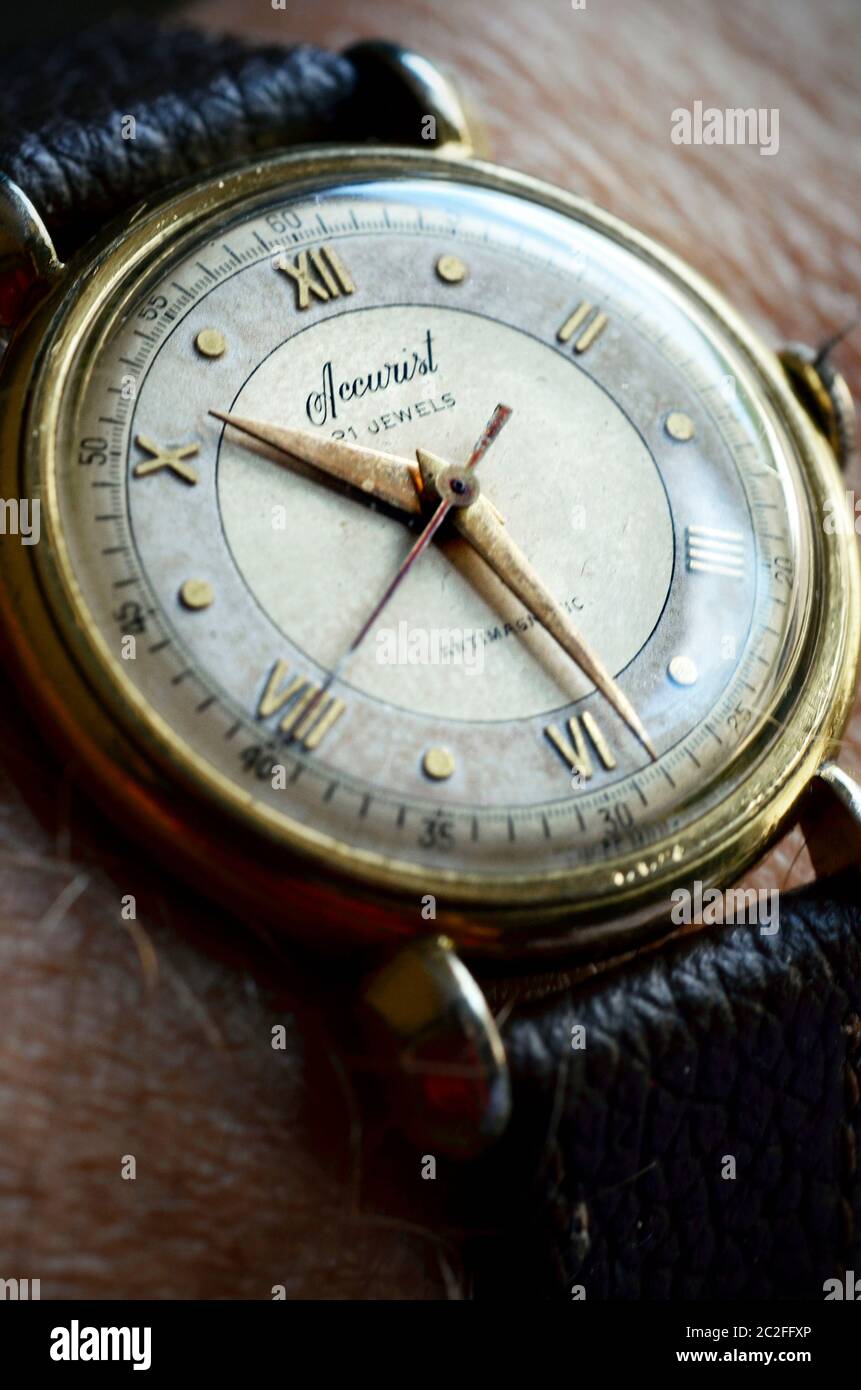 orologio da polso meccanico vintage degli anni '30 Foto stock - Alamy