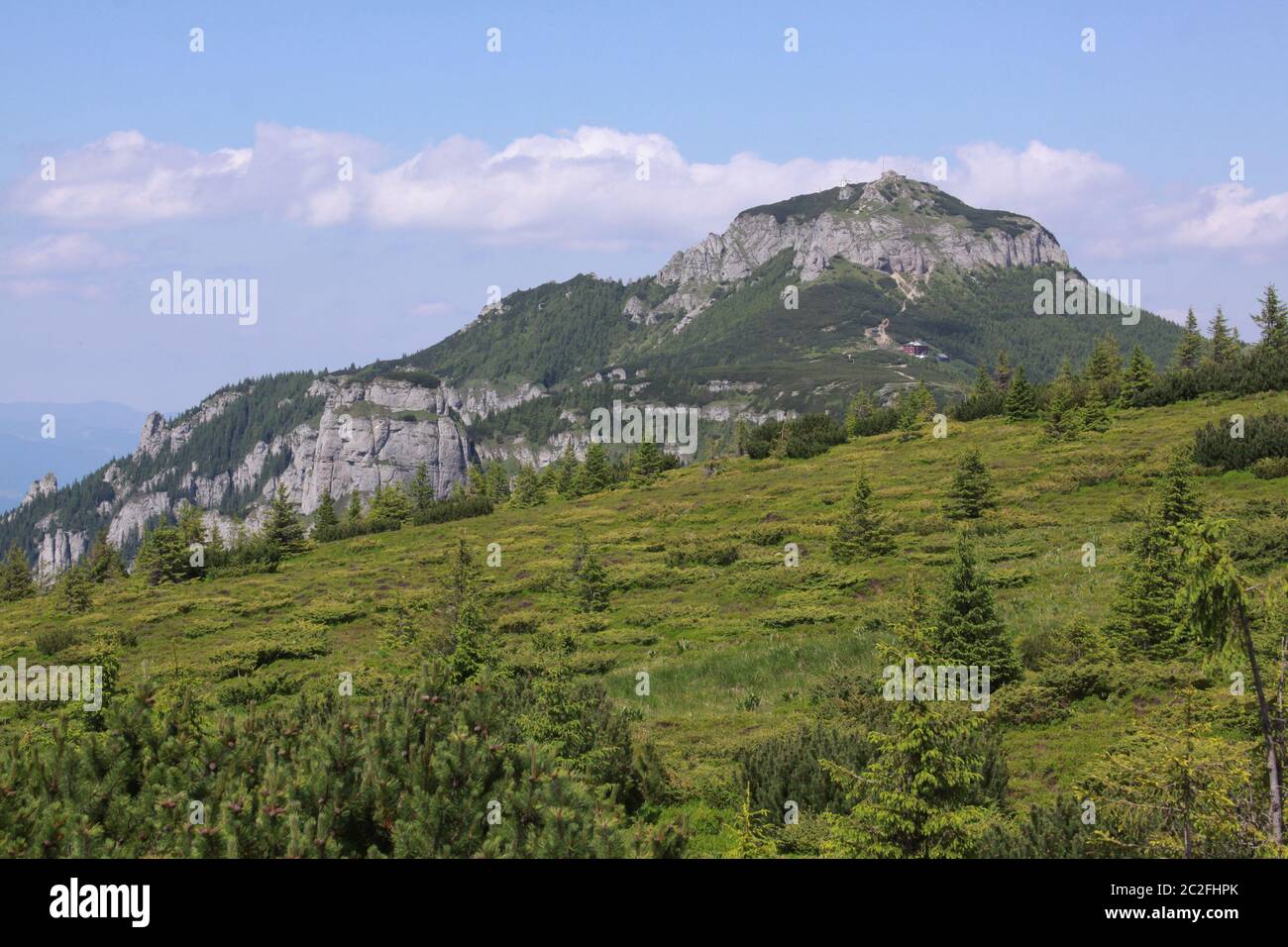 Il Massiccio del Ceahlau è una delle montagne più belle della Romania. Troverete una destinazione molto buona escursionismo, come ci sono sentieri segnalati buil Foto Stock