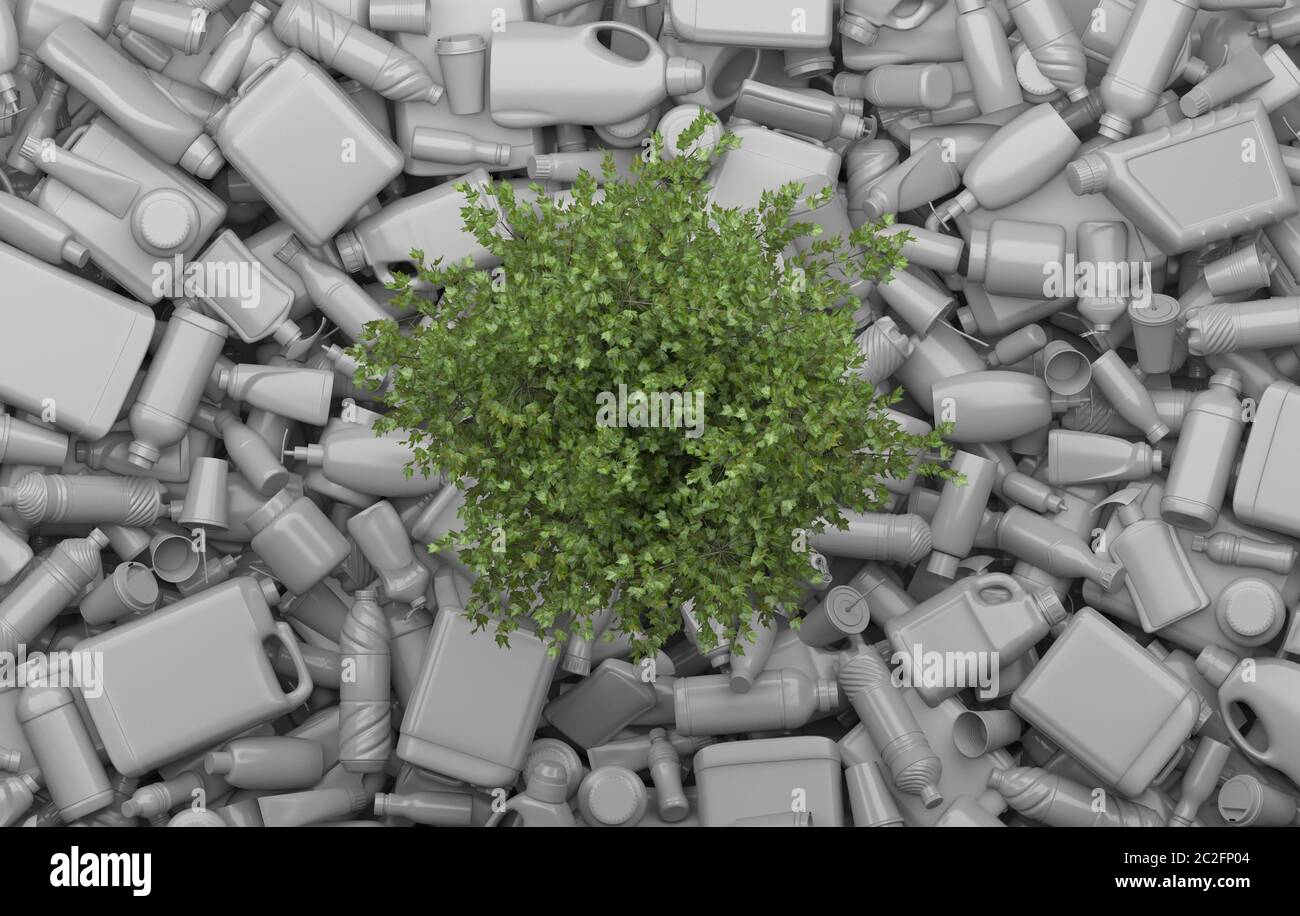 L'albero singolo cresce sullo scarico dei rifiuti di contenitori usati e bottiglie di plastica. Composizione concettuale creativa della contaminazione del suolo e del sondaggio ambientale Foto Stock