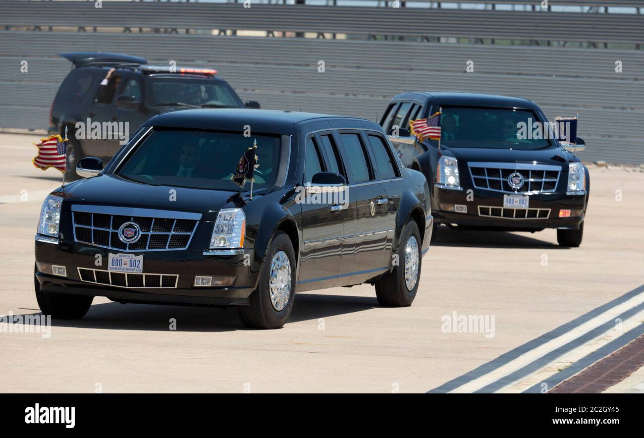 Austin Texas USA, 10 2014 aprile: Il motto presidenziale con il presidente Barack Obama e la First Lady Michelle Obama arriva all'aeroporto di Austin-Bergstrom dopo aver lasciato il vertice dei diritti civili della LBJ alla biblioteca della LBJ. Gli Obamas partirono dall'Air Force uno poco dopo. ©Bob Daemmrich Foto Stock