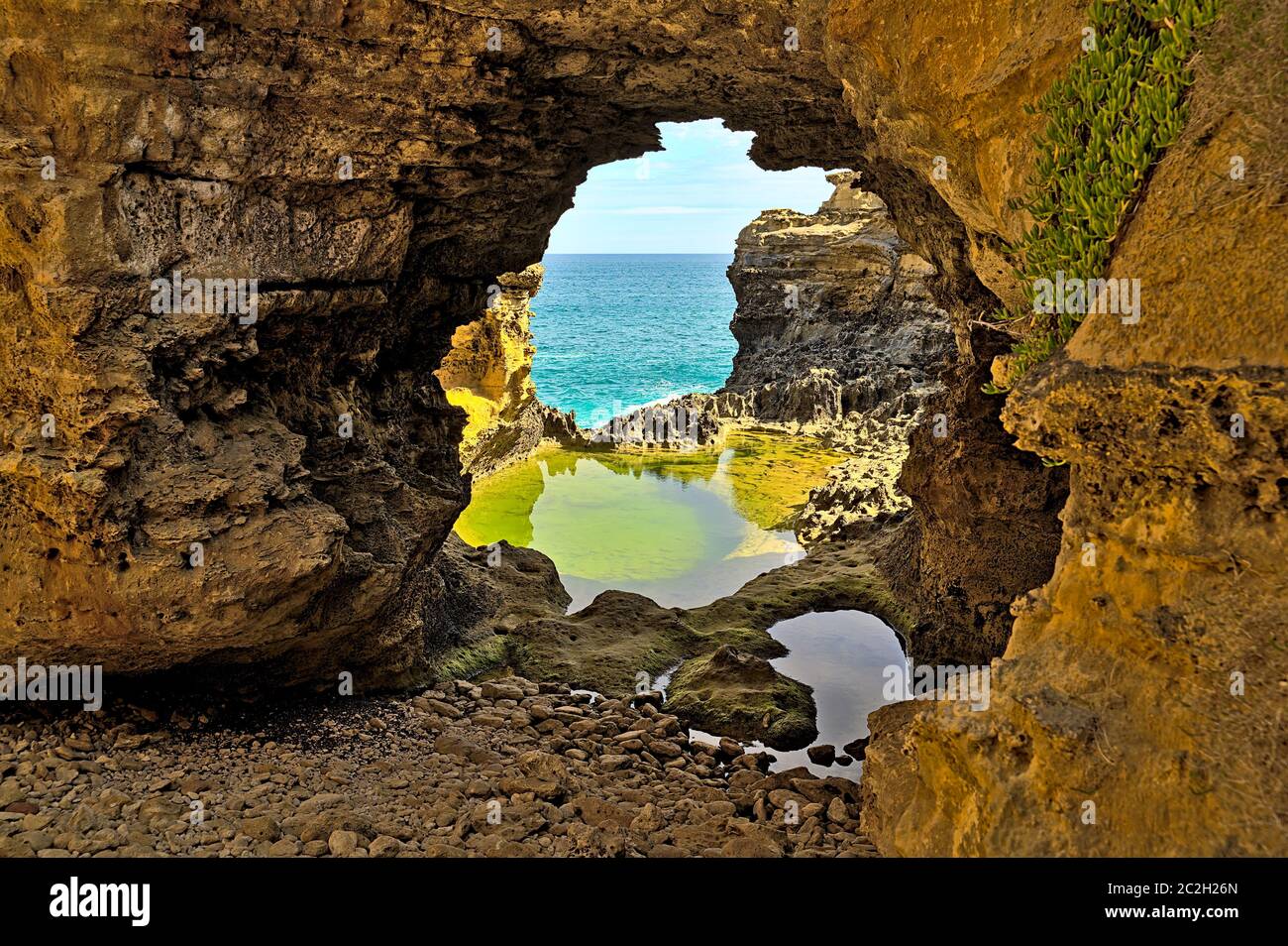 La Grotta sulla Great Ocean Road Foto Stock