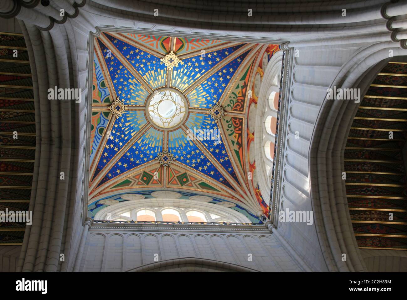 La Cattedrale dell'Almudena di Madrid, Spagna Foto Stock