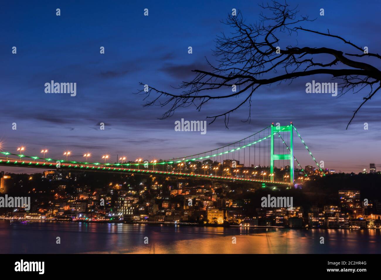 Fatih Sultan Mehmet Bridge al tramonto Istanbul, Turchia. Foto Stock