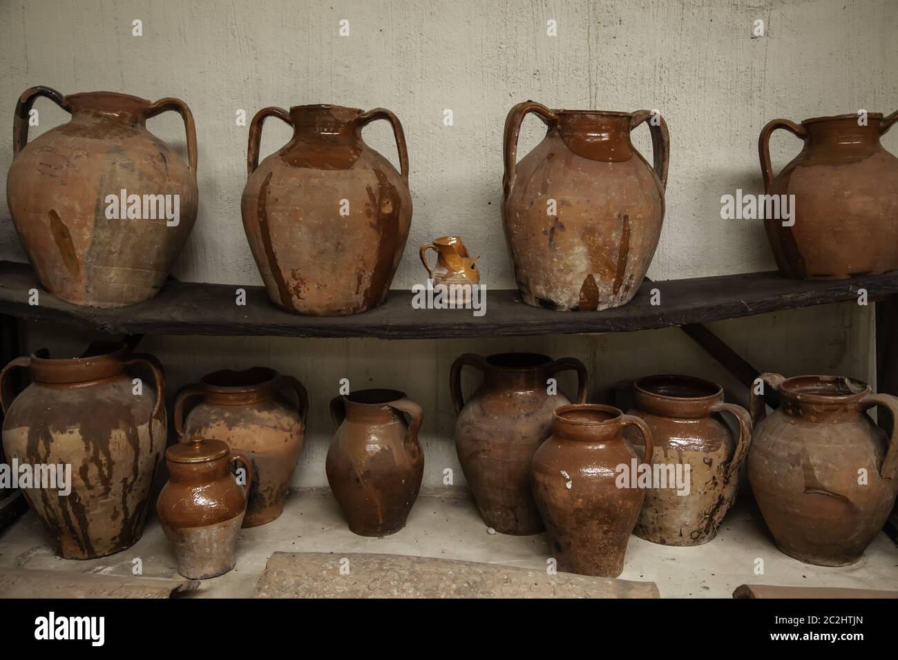 Antichi oggetti di creta, dettaglio di artigianato in argilla cotta Foto  stock - Alamy