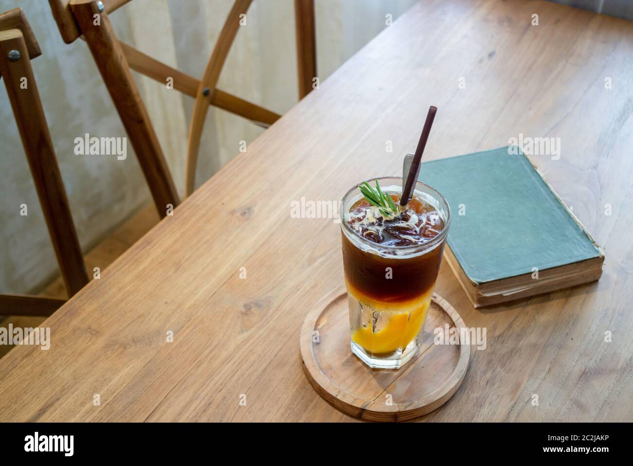 Drink di firma di iced peach caffè nero, stock photo Foto Stock