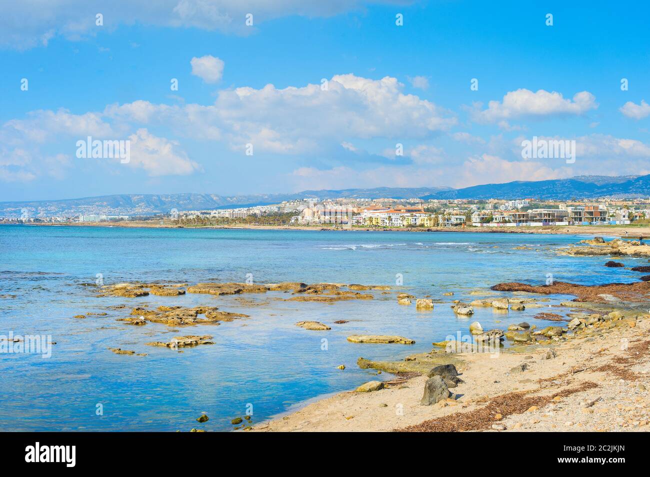 Skyline Paphos spiaggia vuota Cipro Foto Stock