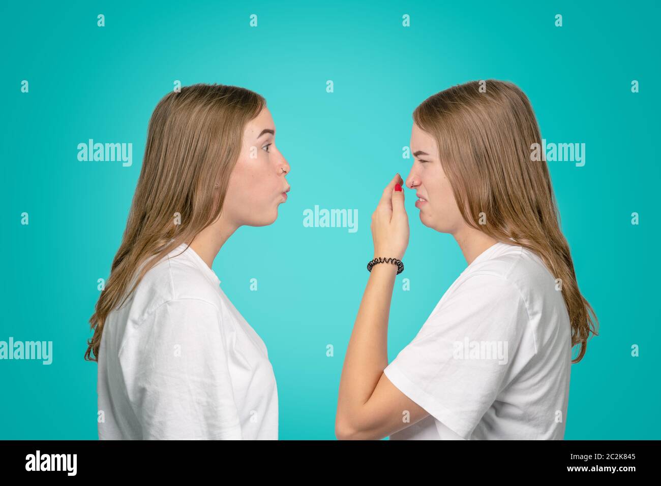 Concetto circa il problema quando una persona che abbia un alito Foto Stock