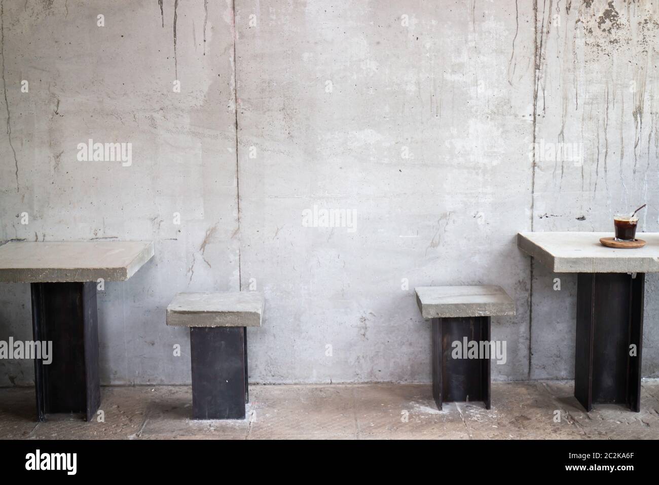 Il minimo di mobili in stile impostato nel coffee shop, stock photo Foto Stock