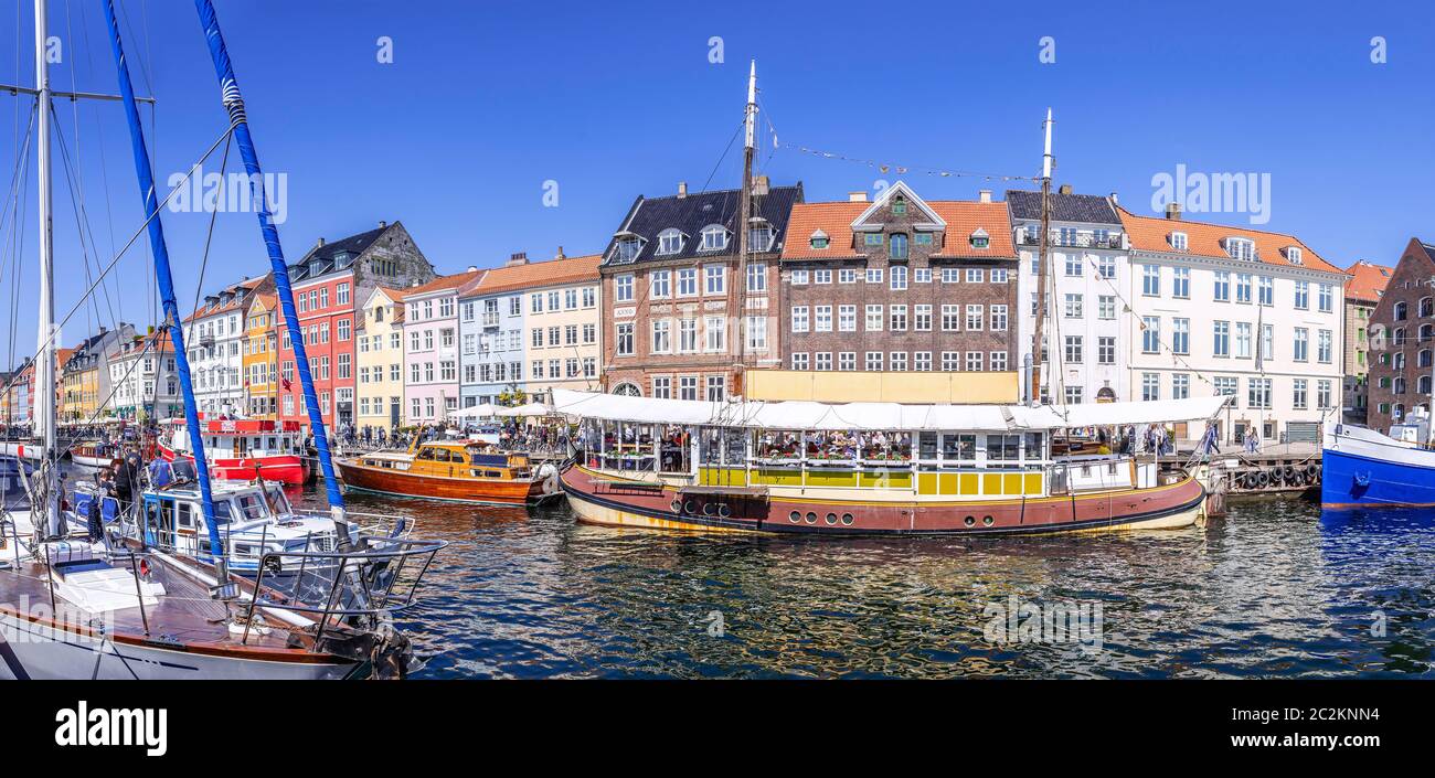 vista panoramica a nyhavn a copenhagen, danimarca Foto Stock