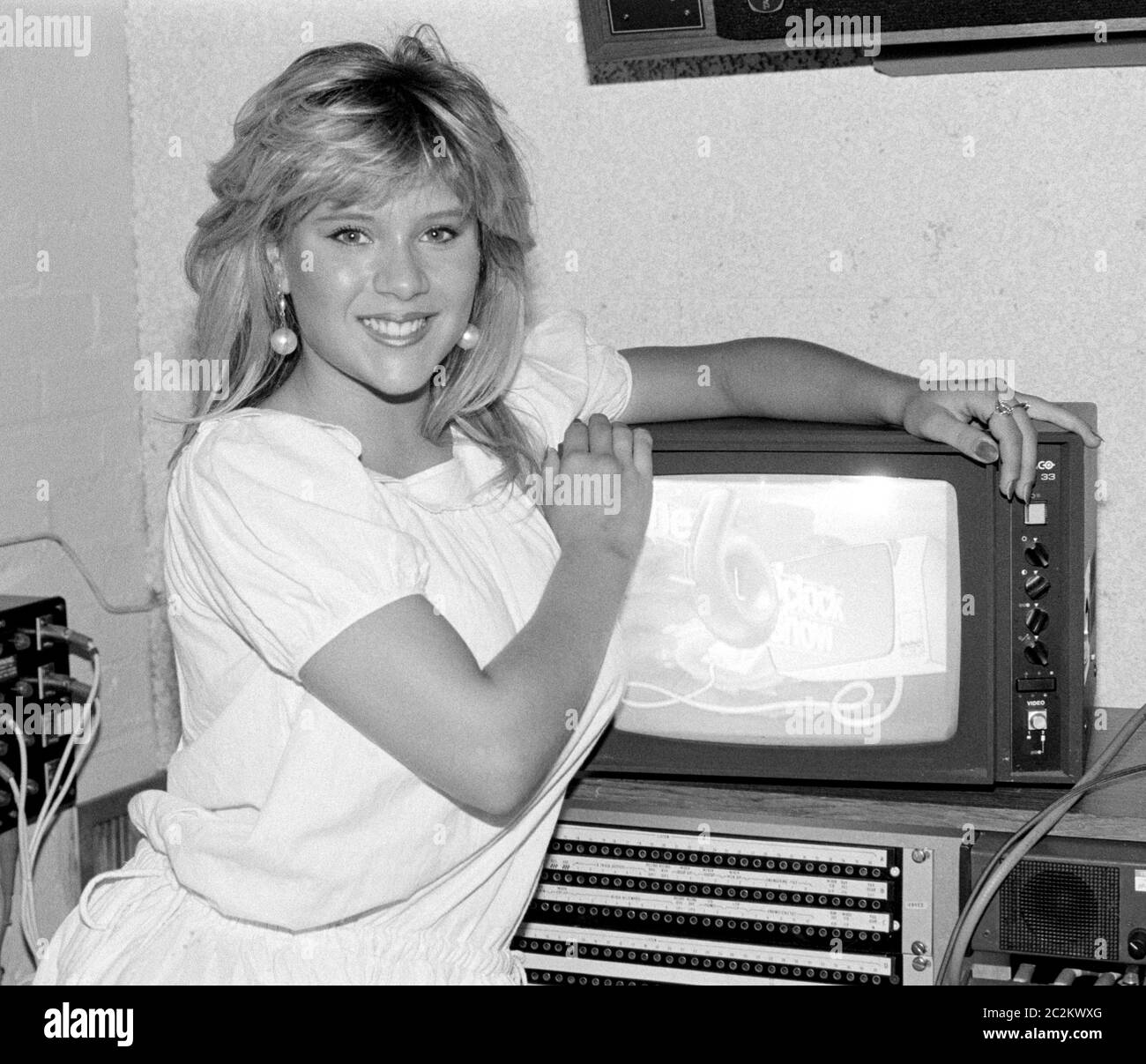 LONDRA, Regno Unito, c. 1985: Pagina 3 modello Samantha Fox promozione del Six o'Clock Show a Londra. © Paul Smith/aggiornamento delle caratteristiche Foto Stock