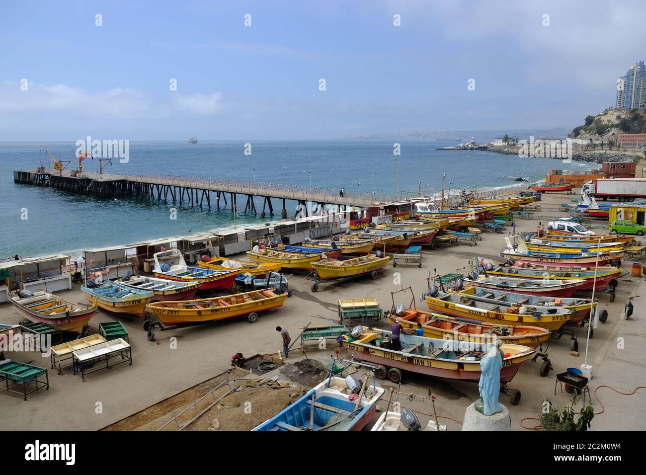 Cile Valparaiso - imbarcazioni da pesca costiera al mercato del pesce Foto Stock