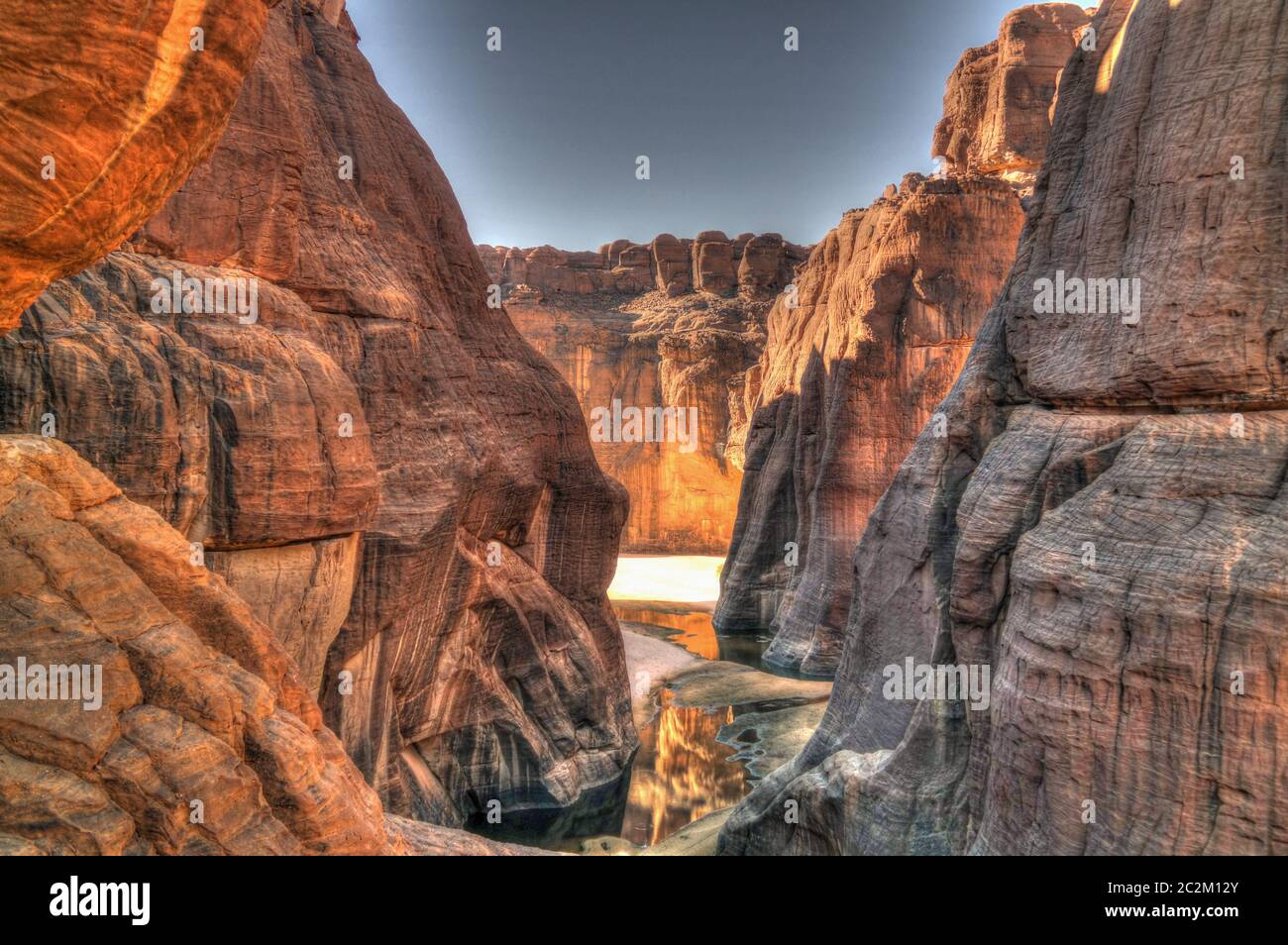 Panorama all'interno del canyon aka Guelta d'Archei in Ennedi orientale, Ciad Foto Stock