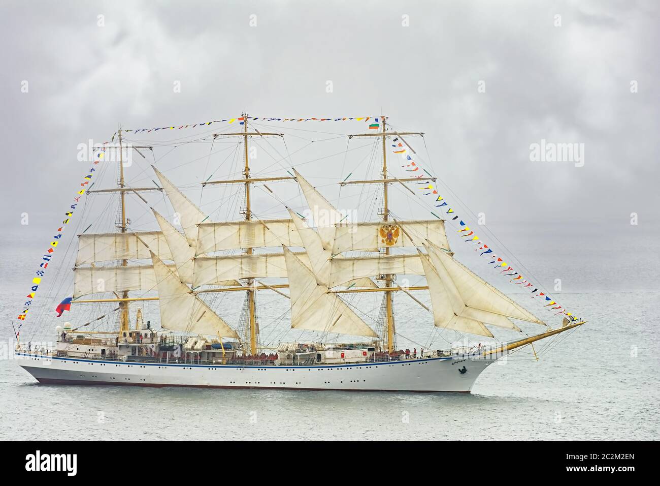 Nave a vela nel mare Foto Stock