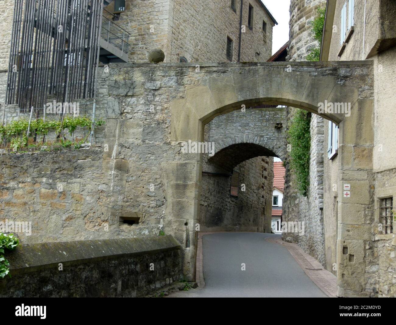 Ingresso alla città vecchia dall'alto Medioevo Foto Stock