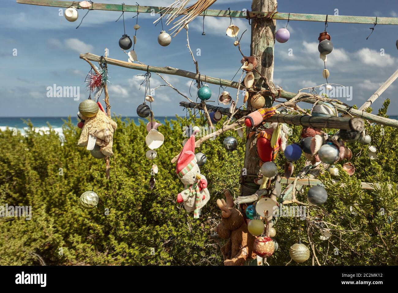 Poveri decorazioni natalizie create dalle popolazioni indigene a Isla Mujeres in Messico Foto Stock