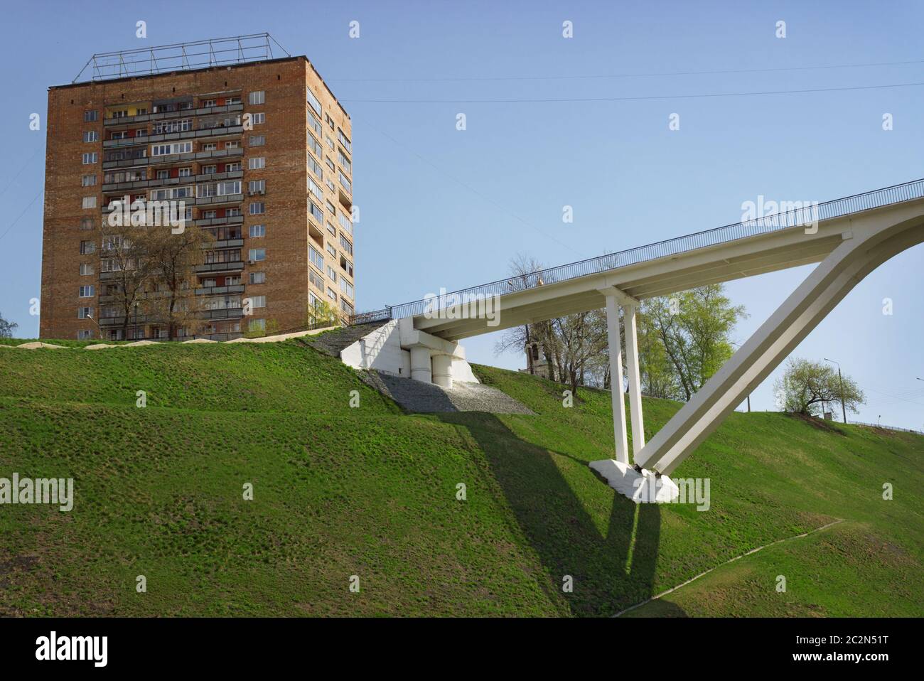Ponte pedonale in cemento immagini e fotografie stock ad alta ...