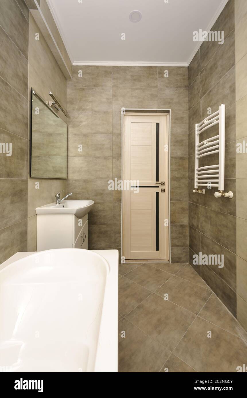 Bagno moderno interno Foto Stock