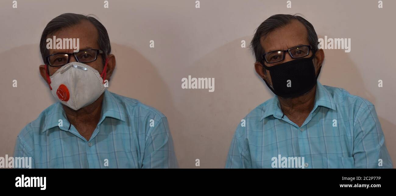 Indian Senior Citizen Twin Brothers mettendo diversi tipi di maschera protettiva come precauzione contro Corona Virus. Distanza sociale Foto Stock