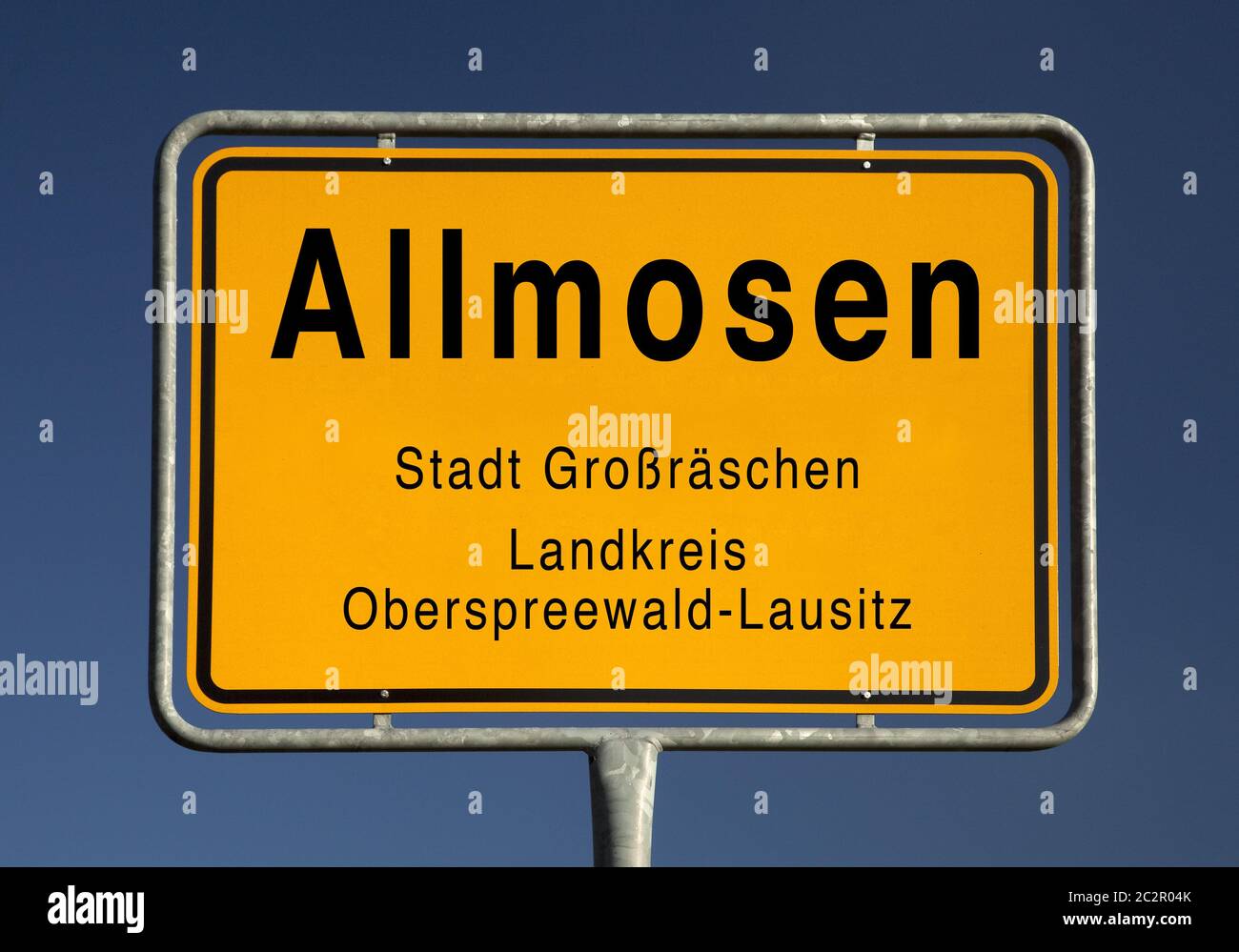 Simbolo dei limiti della città di Allmosen, parte di Großraeschen, Oberspreewald-Lausitz, Brandeburgo, Germania Foto Stock