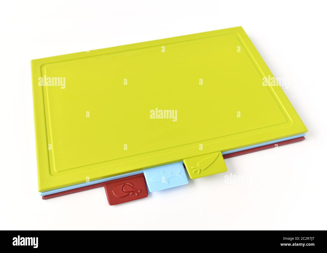 Taglieri in plastica colorati su sfondo chiaro Foto Stock