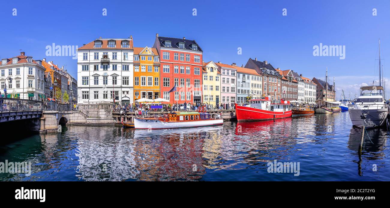 vista panoramica a nyhavn a copenhagen, danimarca Foto Stock