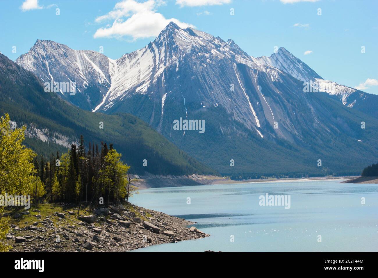 Paesaggio del lago di medicina, Parco Nazionale di Banff, Alberta, Canada Foto Stock