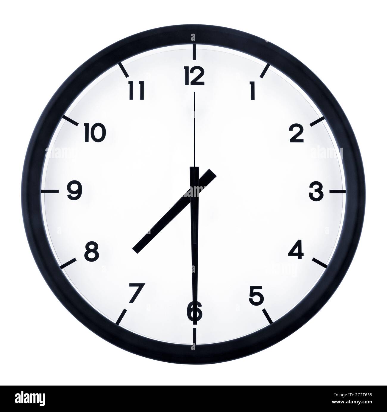 Classic orologio analogico rivolto alle ore 8, isolato su sfondo bianco Foto Stock