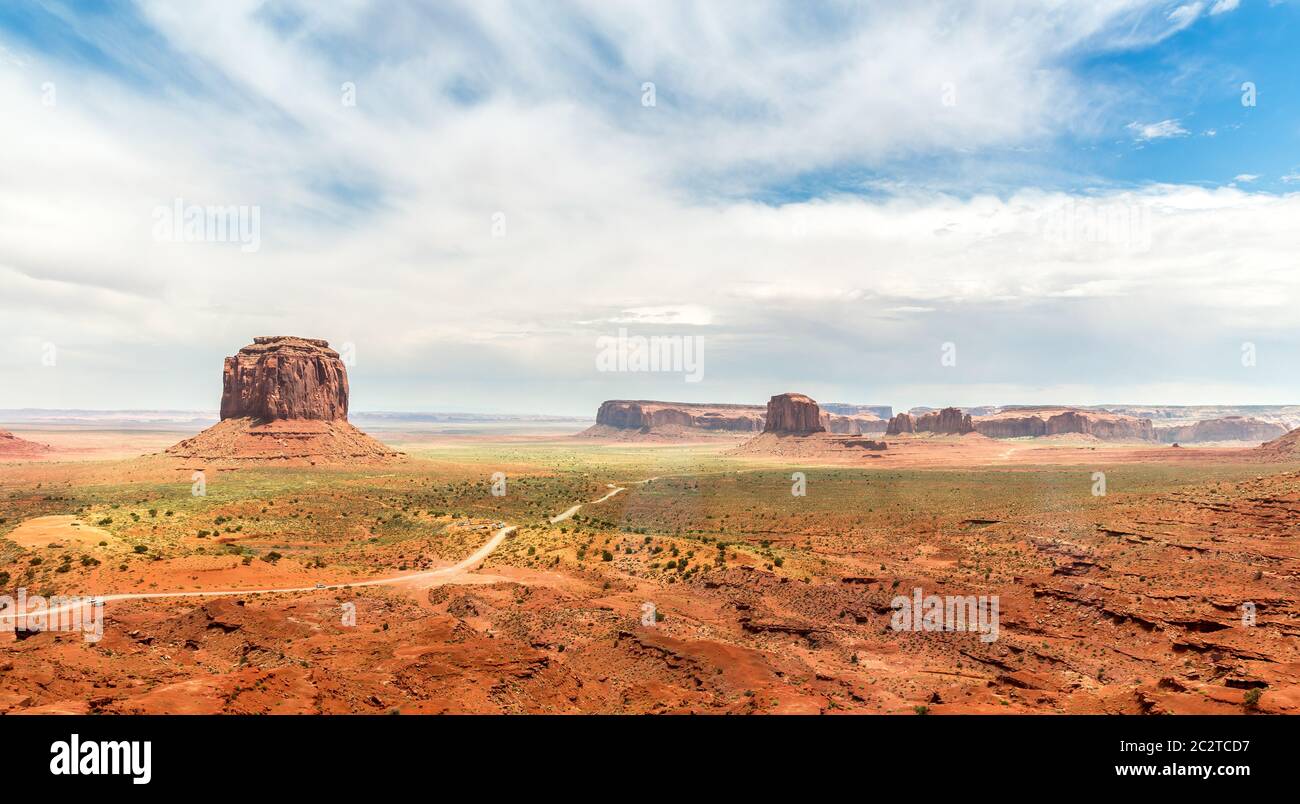 Scenic paesaggio di rocce arenarie a Valle Monumento Nazionale parco tribale Navajo,, USA Utah Foto Stock