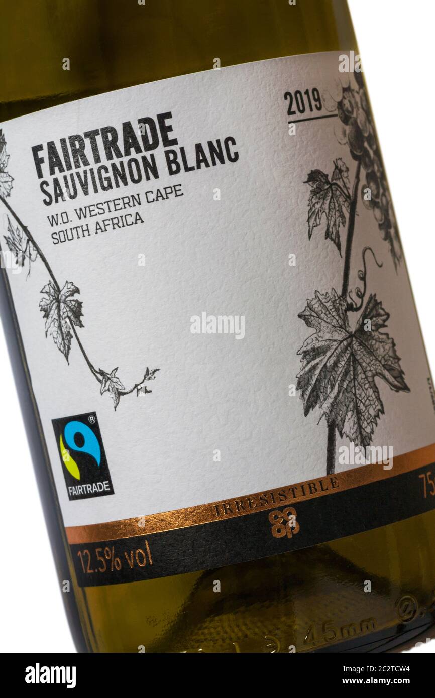 Etichetta su Fairtrade Sauvignon Blanc bottiglia di vino bianco - prodotto in Sud Africa, Sud Africa Foto Stock