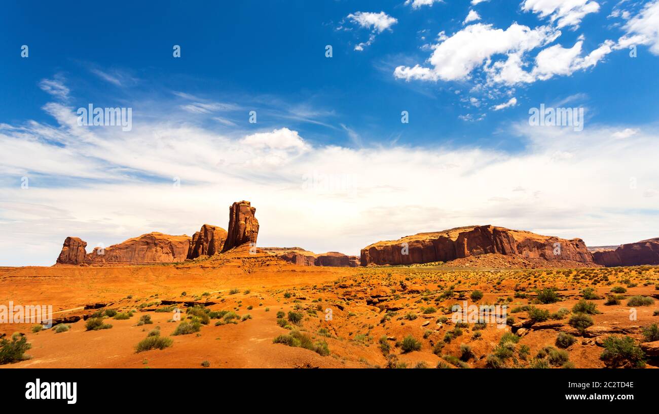 Paesaggio di arenaria del Monument Valley National Tribal Park, Navajo, Utah USA Foto Stock