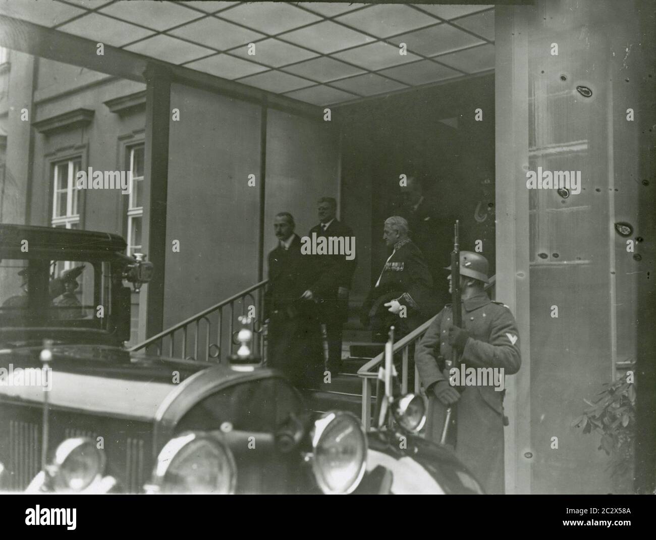 Heinrich Hoffmann fotografa 1933 il fotografo ufficiale di Adolf Hitler, e un politico e editore nazista, che era un membro del circolo intimo di Hitler. Foto Stock