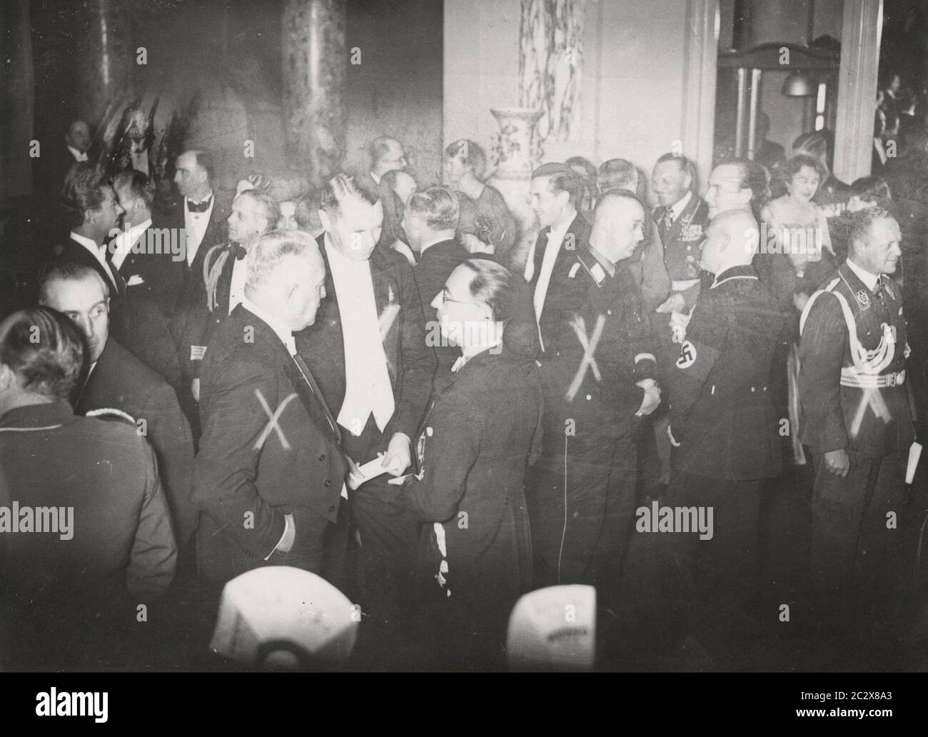 Accoglienza Ministro degli Esteri von Neurath, Sindaco Sahm, Reichsfuehrer SS Himmler, Generale dell'Air Milk Heinrich Hoffmann Fotografie 1933 fotografo ufficiale di Adolf Hitler, e un politico e editore nazista, che era membro dell'intimo circolo di Hitler. Foto Stock