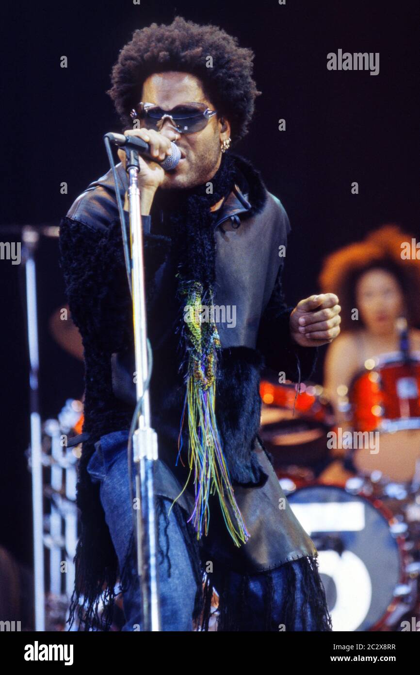 Lenny Kravitz si esibisce al Glastonbury Festival 1999, Worthy Farm, somerset, Inghilterra, Regno Unito. Foto Stock