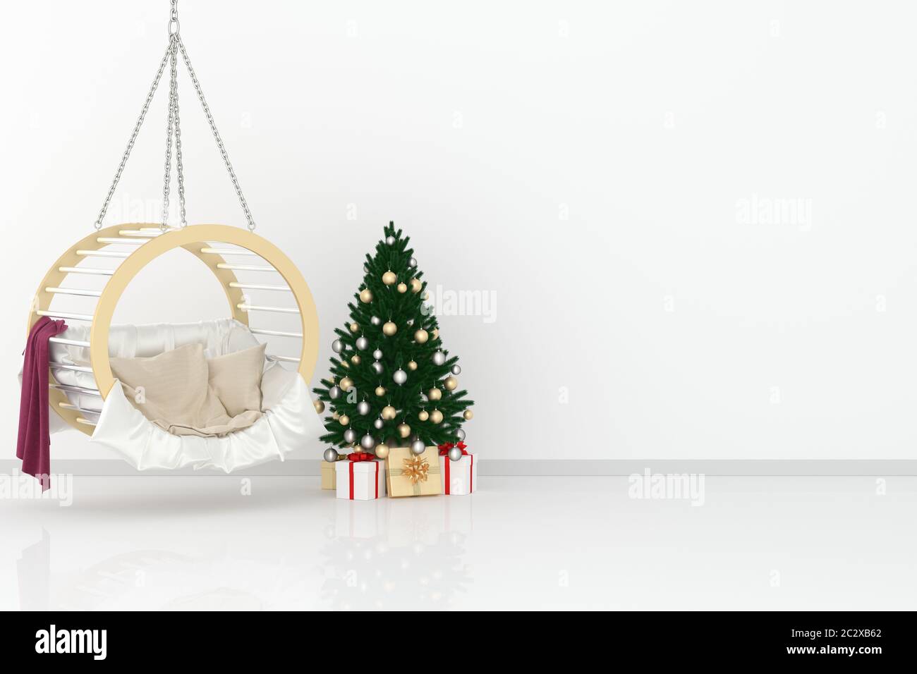 Mock up soggiorno, con appeso sedia, albero di Natale, il cuscino e il regalo di Natale. Pulire il muro bianco sullo sfondo. Foto Stock