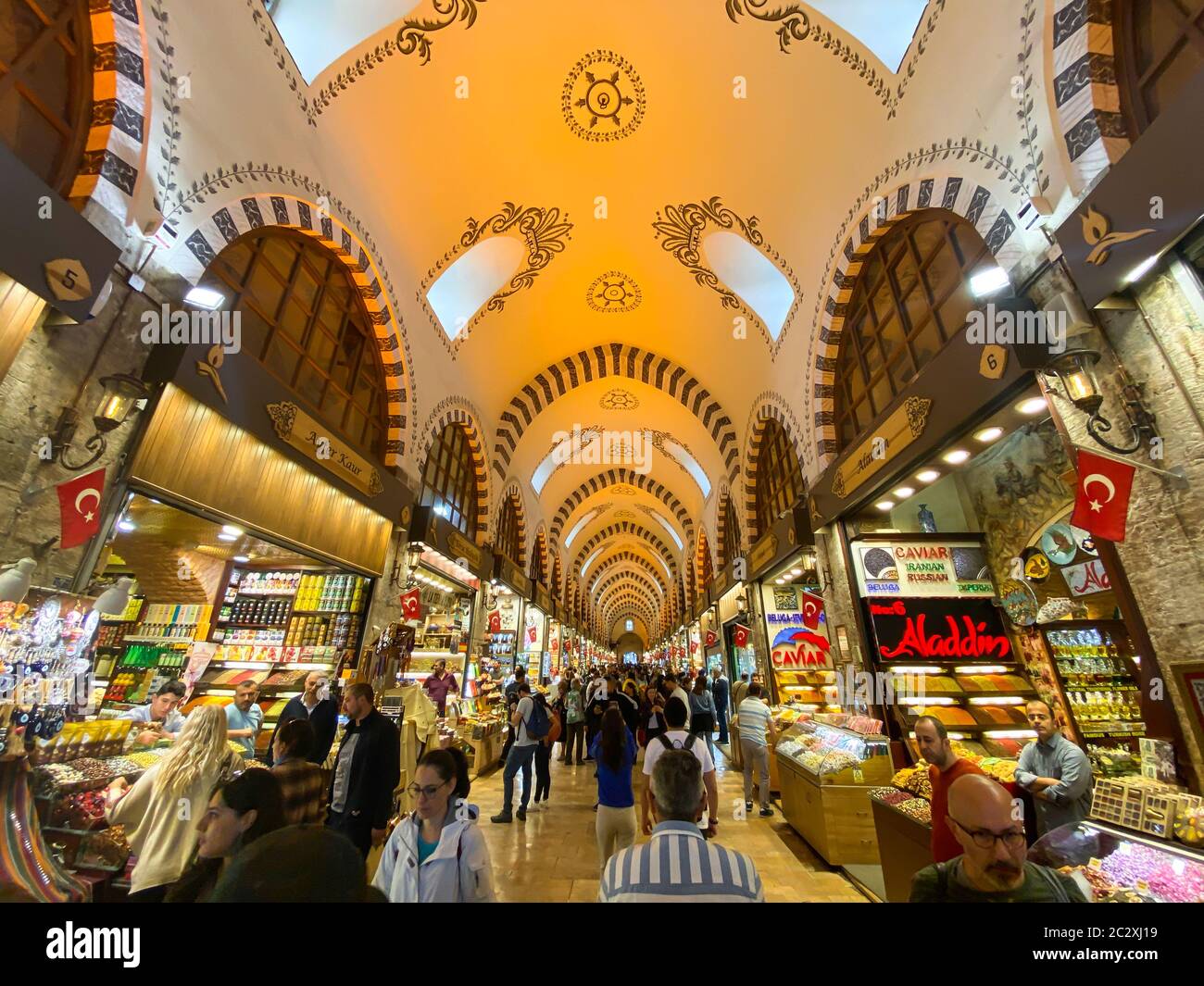 Bazaar Egiziano, Istanbul, Turchia, 28 ottobre 2019. La gente è sul Bazaar Egiziano. Bazaar delle spezie. Gran bazar a Istanbul. Foto Stock