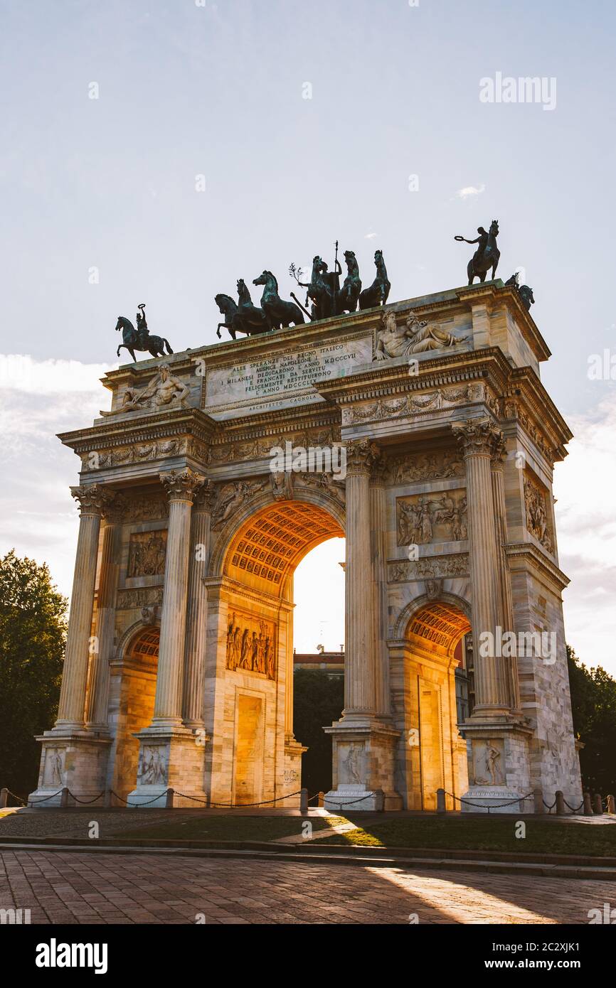 Arco della Pace nel Parco Sempione, Milano, Lombardia, Italia. Arco della Pace aka porta Sempione a Milano Foto Stock