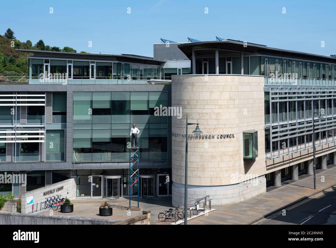 Vista esterna di Waverley Court e degli uffici del Consiglio della Citta' di Edinburgo, Scozia, Regno Unito Foto Stock