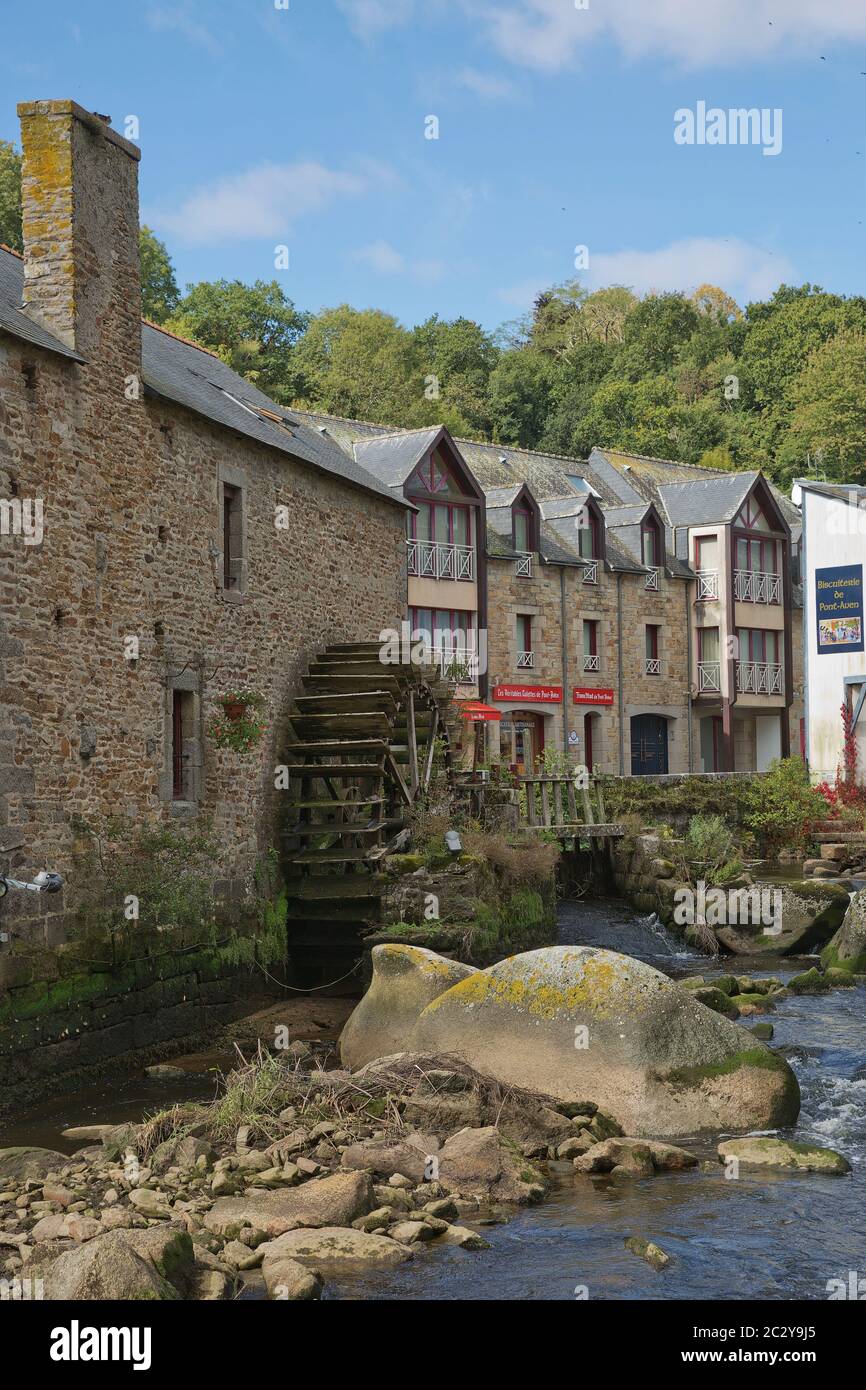 Paesaggio idilliaco a Pont-Aven, un comune nel dipartimento Finistère della Bretagna (Bretagne) Foto Stock