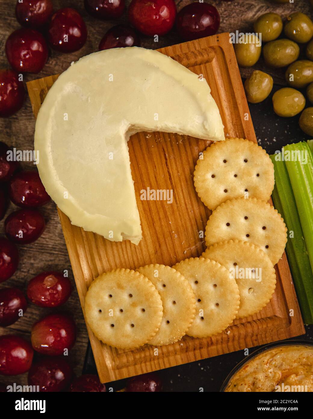 Piatto di alimenti vegani Foto Stock