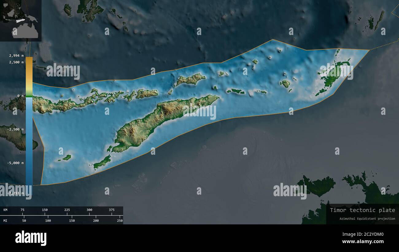 Forma della piastra di Timor delineata su uno sfondo oscurato e desaturato della mappa fisica con sovrapposizioni informative. Rendering 3D Foto Stock