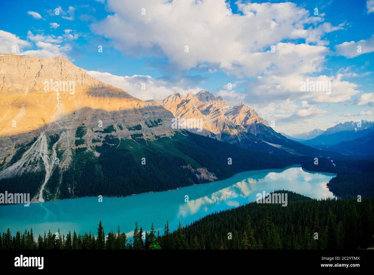 Paesaggio montano panoramico del Parco Nazionale di Banff, Banff, Alberta, Canada Foto Stock