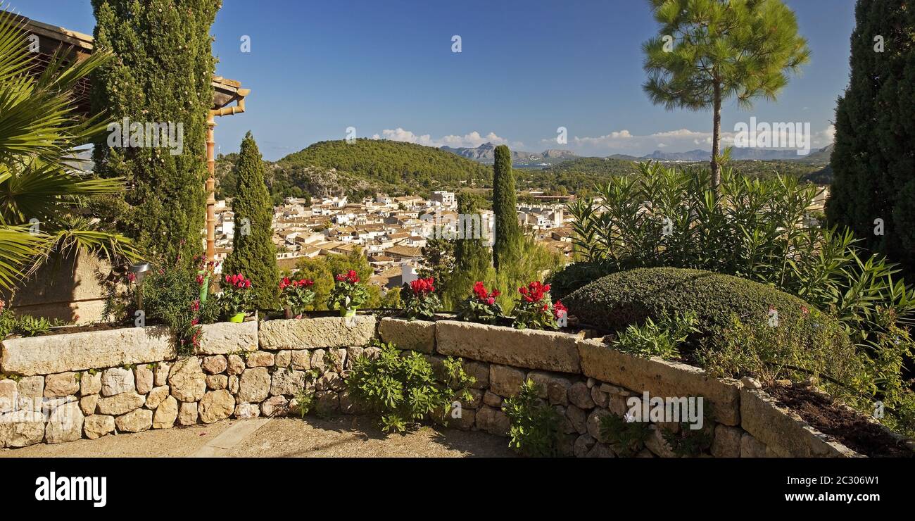 Terrazza di una finca, Pollenca, Maiorca, Isole Baleari, Spagna, Europa Foto Stock