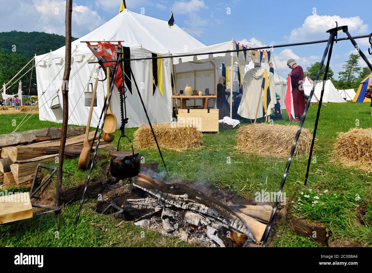 Campo tenda medievale immagini e fotografie stock ad alta risoluzione -  Alamy