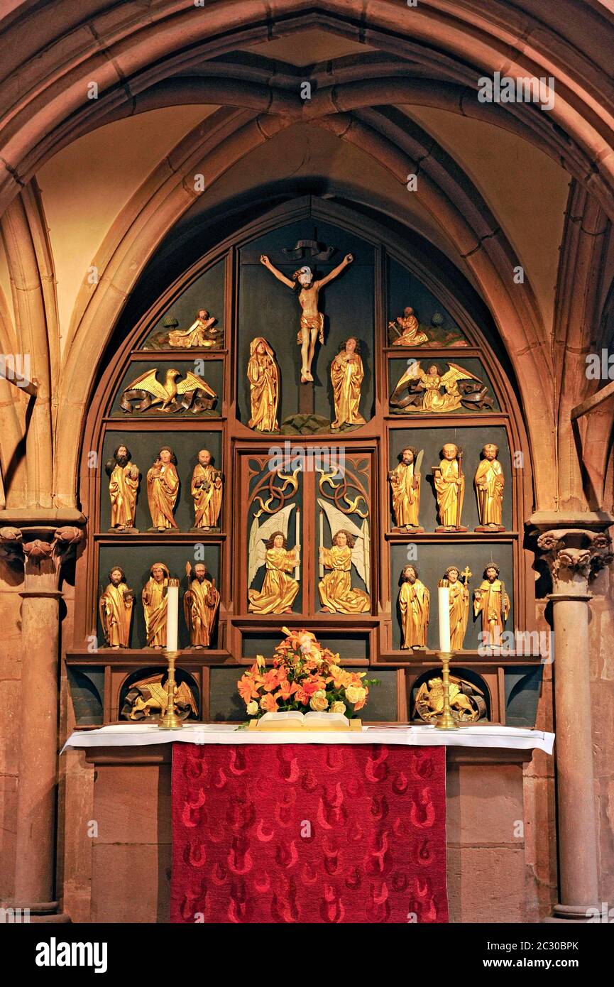 Altare Apostolico o altare laico nella schermata del rood, Marienkirche romanica, Gelnhausen, Main-Kinzig-Kreis, Assia, Germania Foto Stock