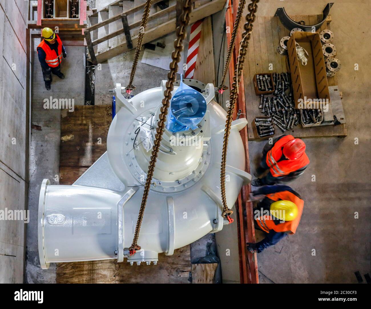 Installazione di pompe per acque reflue nella nuova stazione di pompaggio Oberhausen, nuova costruzione della fogna Emscher, conversione Emscher, Oberhausen, Ruhr Foto Stock