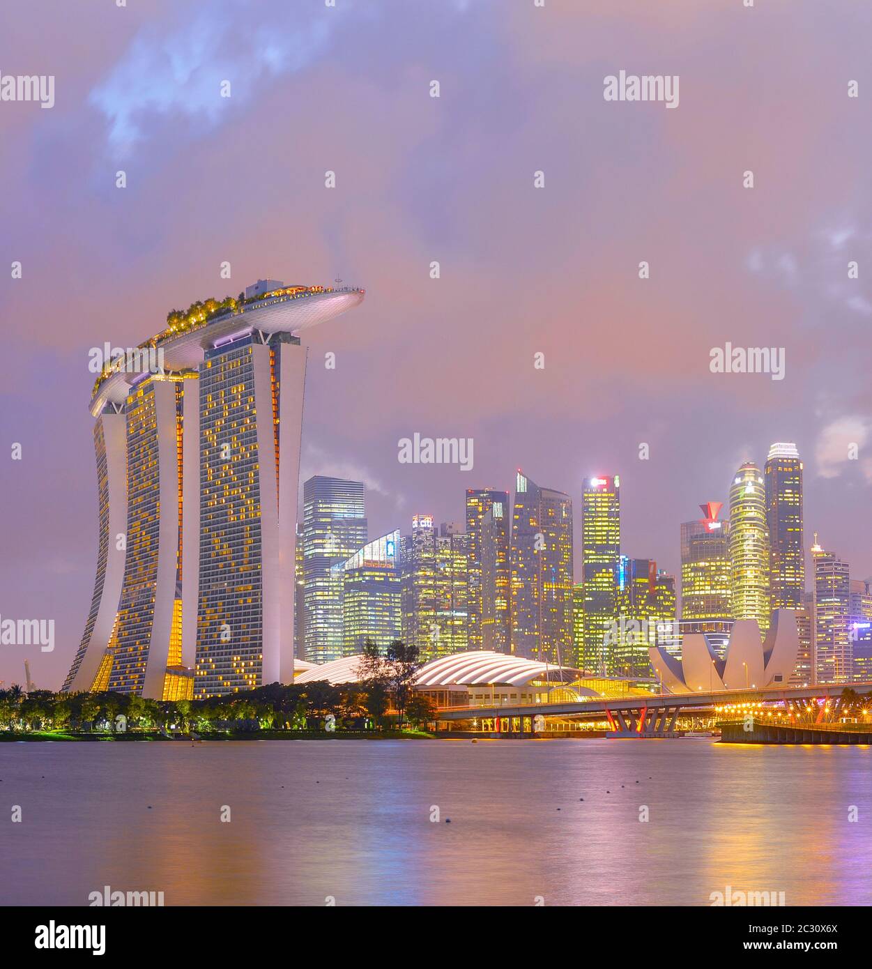 Singapore Marina Bayskyline crepuscolo Foto Stock